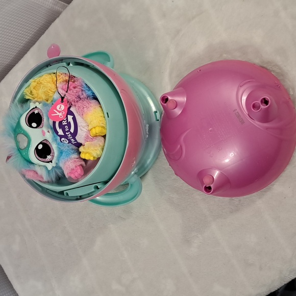 Magic Mixies Magical Misting Pink Cauldron & Charging Cord & New Mixie Pet - Picture 7 of 9